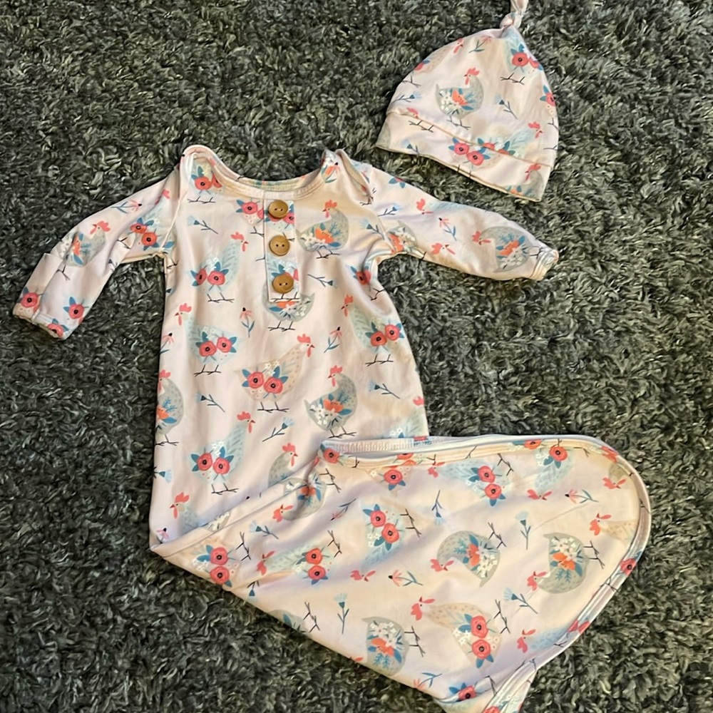 Caden Lane Newborn  Pink Chicken Knotted Knot Gown and Hat Set